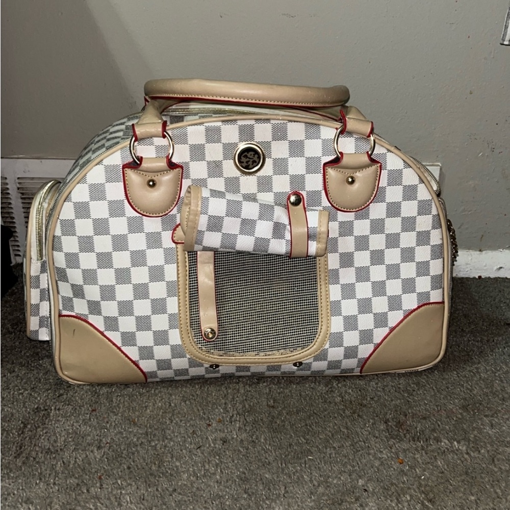 !LAST CHANCE! Donating soon! 
Stylish Checkered Pet Carrier Bag